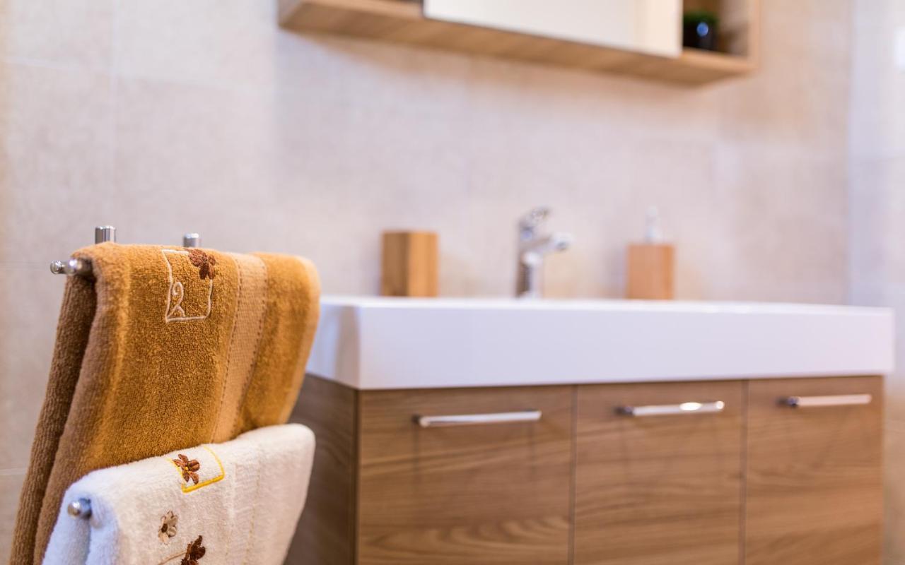 Waterfront Apartments Pia - Marija Malinska Ngoại thất bức ảnh